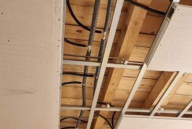 Riscaldamento e condizionamento a pavimento, parete e soffitto